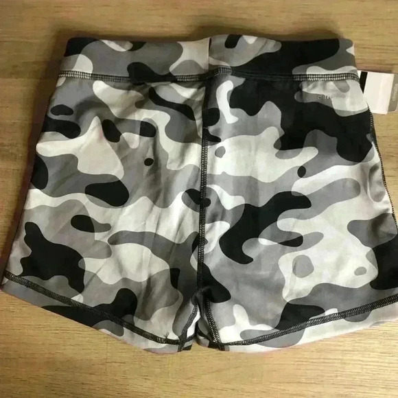 Adidas Techfit Camo Athletic Short sz S NWT - Picture 2 of 3